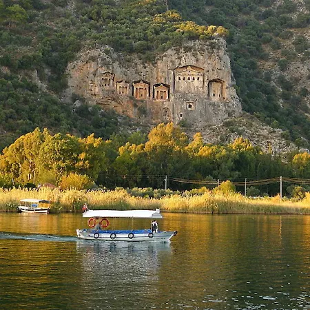 Hotel Tas Konak 4*