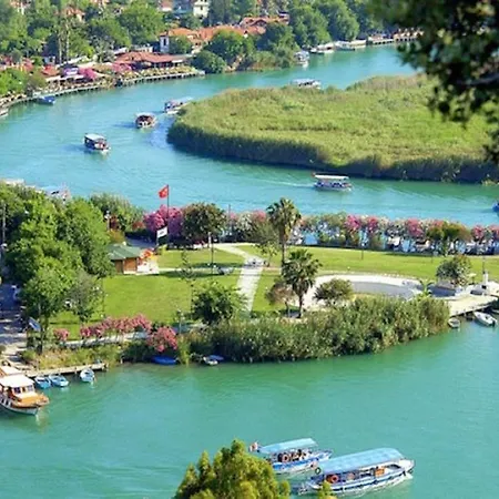 Hotel Tas Konak 4*